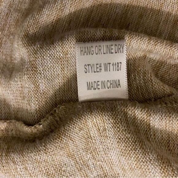 Wonderland by Orange Wrap Crowl Neck Sweater Size Small - Picture 11 of 11